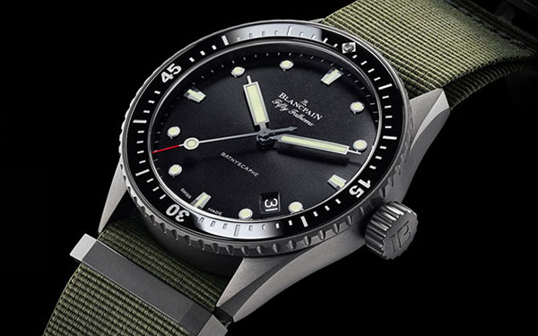 宝珀钢表带怎么避免掉色?（图）