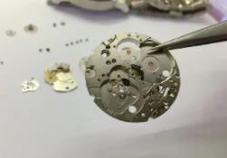 宝珀售后维修服务中心地址-更换配件